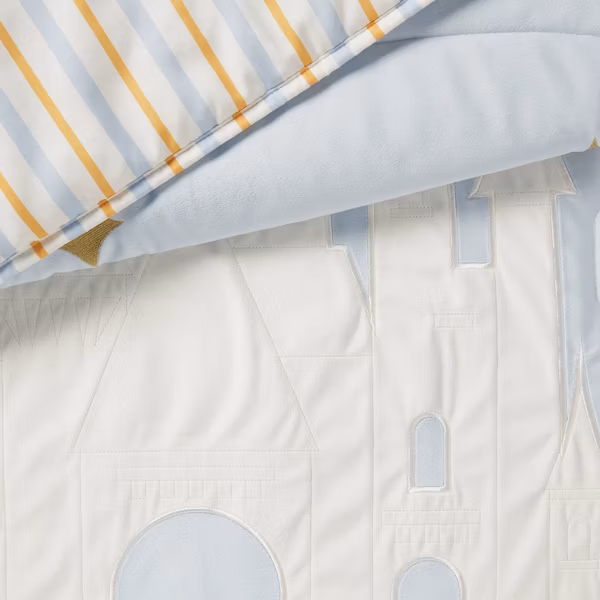 Twin Princess Castle Kids' Quilt - The Disney Collection by Pillowfort™ - Image 3