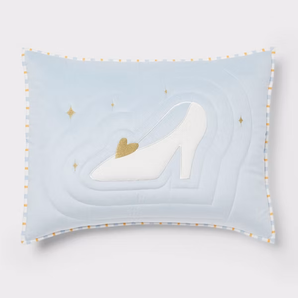 Twin Princess Castle Kids' Quilt - The Disney Collection by Pillowfort™ - Image 4