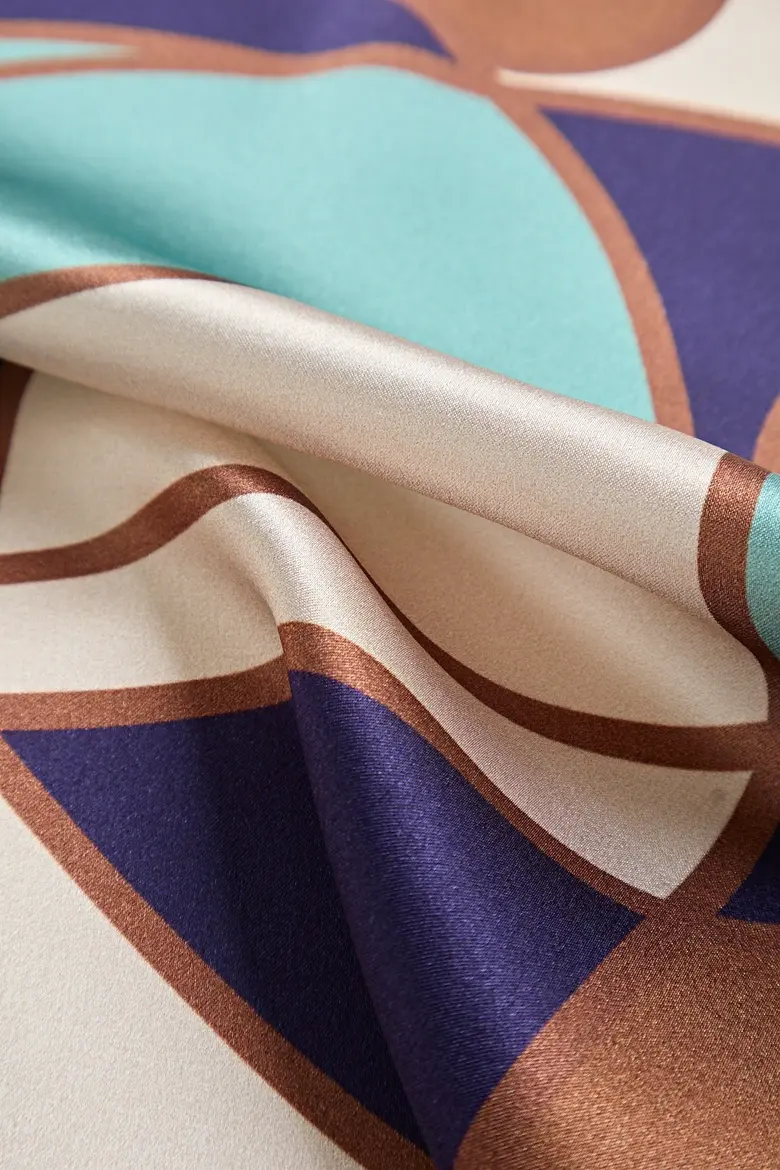 Pure silk colored square scarf - SILKSILKY - Image 4